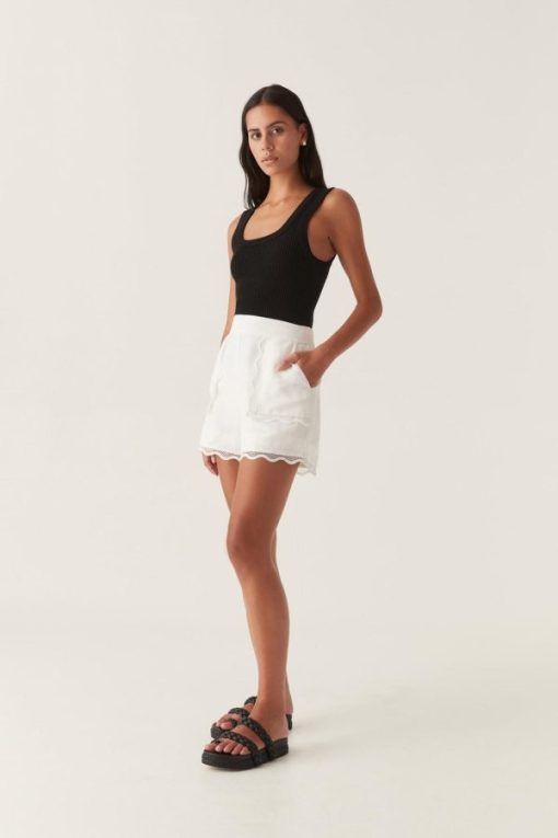 Whiteandwear.shop17e823fec3 1
