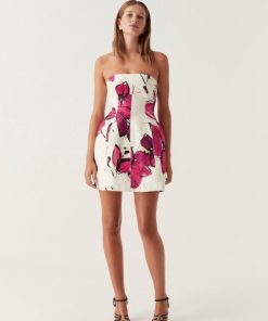 Whiteandwear.shop2eb7abc996 1