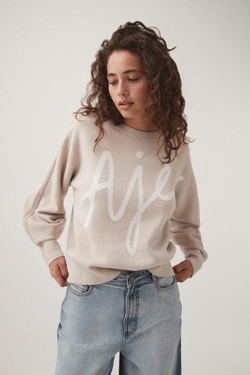 Whiteandwear.shop4a1467cb75 1