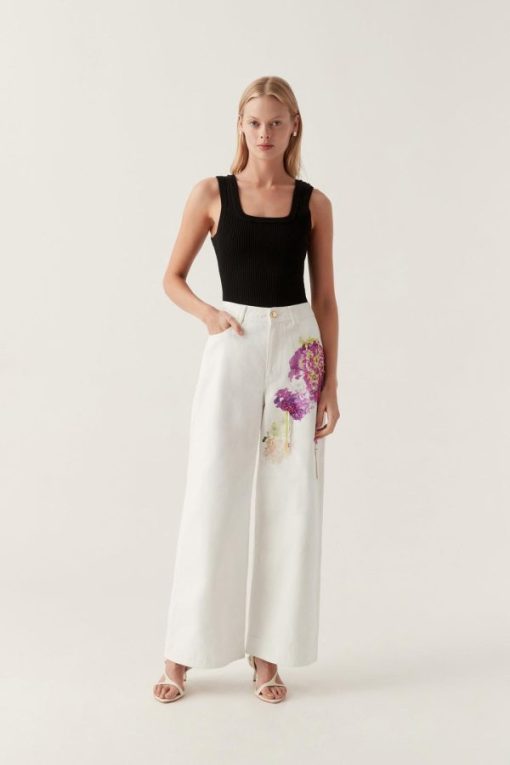 Whiteandwear.shop507fece290 1