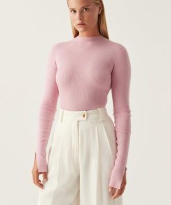Whiteandwear.shop5a1fe7f7a4 1