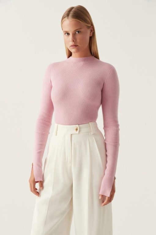 Whiteandwear.shop5a1fe7f7a4 1