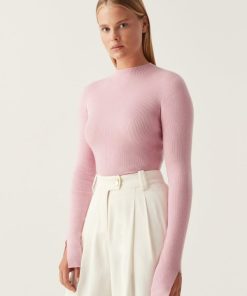 Whiteandwear.shop5a1fe7f7a4 5