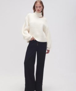 Whiteandwear.shop5cdb36a903 1
