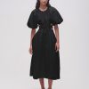 Whiteandwear.shop5ea6273771 1