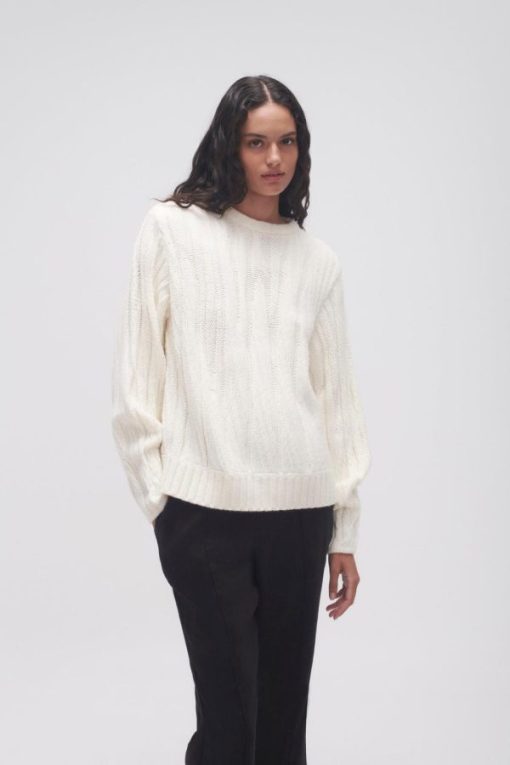 Whiteandwear.shop5f694ca0f3 1