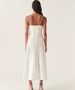 Whiteandwear.shop65e290619f 5