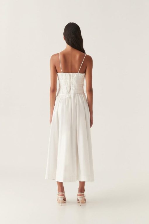Whiteandwear.shop65e290619f 5