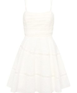 Whiteandwear.shop698b30974f 2