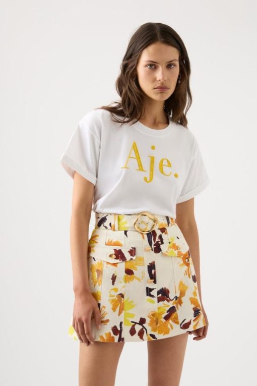 Whiteandwear.shop69ea44a179 1