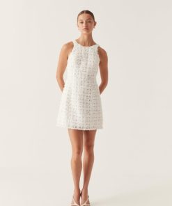 Whiteandwear.shop72a27873ac 1