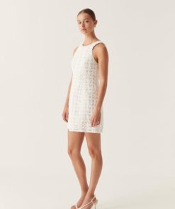 Whiteandwear.shop72a27873ac 3