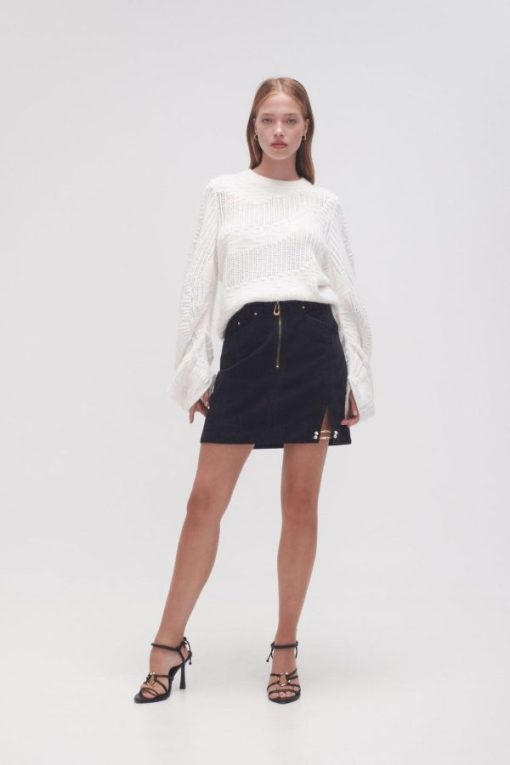 Whiteandwear.shop81606310a8 1