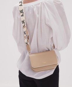 Whiteandwear.shop867847f864 2