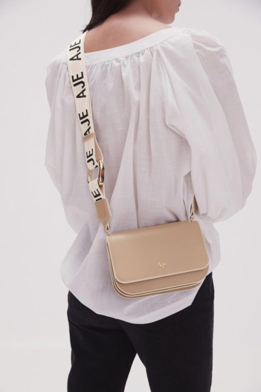 Whiteandwear.shop867847f864 2