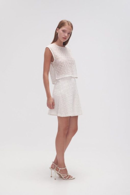 Whiteandwear.shopc736c6c20b 1