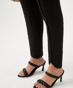Whiteandwear.shopd8f671a976 2