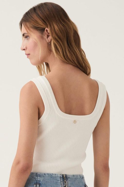 Whiteandwear.shopea12232117 5