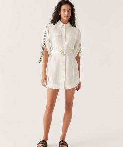 Whiteandwear.shopeb46f2f8b9 1