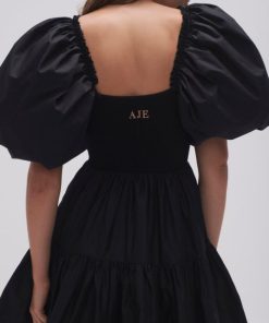 Whiteandwear.shopf208934826 4