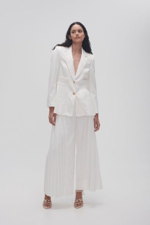 Whiteandwear.shopf254f02c24 1