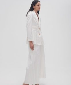 Whiteandwear.shopf254f02c24 3