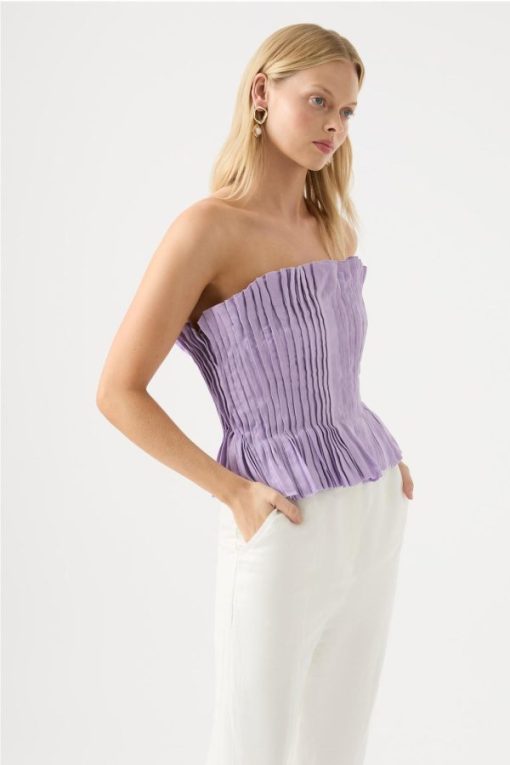Whiteandwear.shopf5888b6901 5